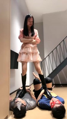 图片[9]_【艾莉】清纯S长靴全体重踩/保鲜膜窒息/脚喂食/骑马 bf27617_绳缚吧