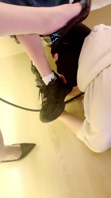 图片[3]_【杀杀】双S-骑马鞭打舔脏鞋底/虐乳啃脚皮 bf27603_绳缚吧
