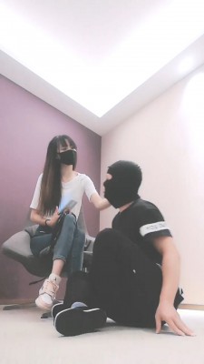 图片[2]_【美娜格格】转胯鞭打爬行/白棉袜裸足气味羞辱 bf27612_绳缚吧