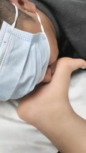 【伊思宁】近距离舔主人的裸足 bf27583_绳缚吧
