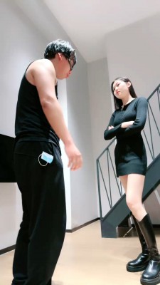 【倪梵】双S长靴踩踏/鞭打/强制磕头/喝口水圣水 bf27588_绳缚吧