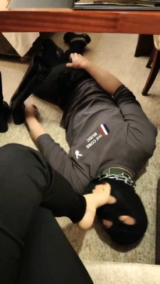 图片[6]_【辣姐】桌下视角-舔脏靴子原味丝袜脚 JS23042302_绳缚吧