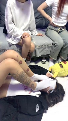 图片[9]_【精神小妹】4学生主VS情侣奴-吃口水浓痰/白袜脚踩踏 bf27566_绳缚吧