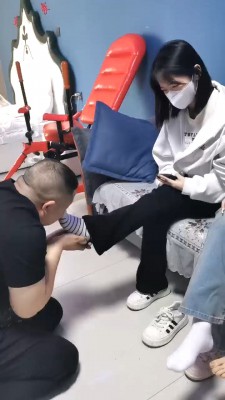 图片[2]_【精神小妹】4素人学生S-轮流原味脚深喉/踩踏/气味羞辱 bf27560_绳缚吧