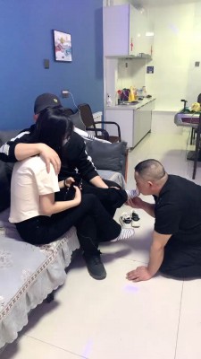 【精神小妹】首播素人情侣主-小白鞋棉袜-舔脏鞋闻棉袜 bf27555_绳缚吧