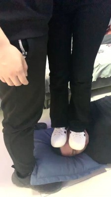 图片[5]_【精神小妹】首播素人情侣主-小白鞋棉袜-舔脏鞋闻棉袜 bf27555_绳缚吧