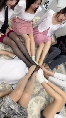 图片[11]_【狗哥】推荐-7S-白袜+肉丝+裸足+黑丝踩狗/转胯/混合圣水窒息喝 bf27535_绳缚吧