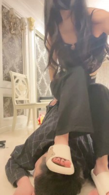 图片[9]_【桃幼幼】精神小妹-白袜塞嘴/踢踹/鞭打/捆绑踩踏 bf27502_绳缚吧
