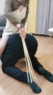 图片[6]_【明明】原味丝袜脚喂食/藤条抽/揪耳朵【完整版】 bf27480_绳缚吧
