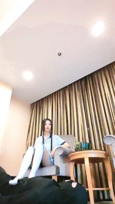 【沉鱼圣上】萝莉学生白丝惩罚偷吃狗 bf27829_绳缚吧