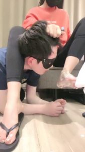 【妆主大大】睡前伺候-裸足喂酸奶 bf27823_绳缚吧