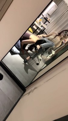【橘子没熟】母畜-可爱女闺蜜羞涩舔jio bf27781_绳缚吧