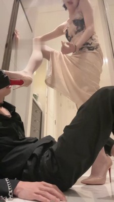 图片[4]_【调教视频】【阿月】无底线羞辱视角-踩狗掌心_绳缚吧