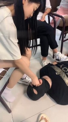 图片[5]_【橙宝】5S学生主-轮流舔鞋骑马转胯/脚踩喂食/气味羞辱 bf30594_绳缚吧