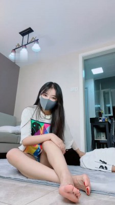 图片[4]_【调教视频】【亦瞳】小白鞋白袜S-提档/踩狗头/全体重踩踏_绳缚吧