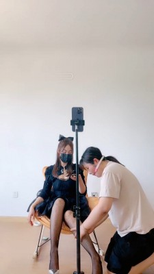 图片[2]_【调教视频】【萝莉刑】母畜-高跟网袜-口球塞嘴/伺候洗脚/耳光/插狗尾巴_绳缚吧