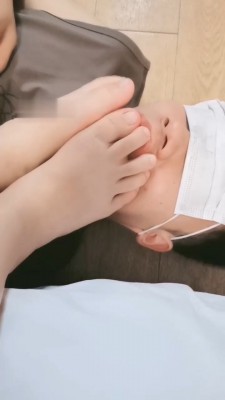 图片[6]_【调教视频】【颜颜颜主】闻舔脏鞋原味黑丝裸足_绳缚吧