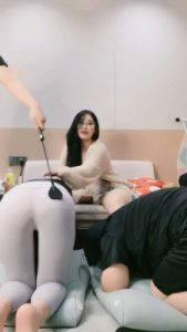 【调教视频】【小羊】夫妻主VS情侣奴-肉丝脚踩/鞭打_绳缚吧