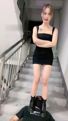 图片[5]_【盖洛】陪酒小妹楼道遛狗/脚下喂食/短靴踩踏 B2156_绳缚吧