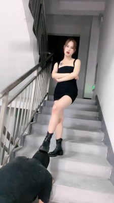 图片[6]_【盖洛】陪酒小妹楼道遛狗/脚下喂食/短靴踩踏 B2156_绳缚吧