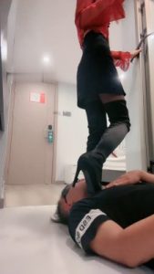 【艾莉】骑马转胯/打板子/长靴踩踏/脚插嘴 B2178_绳缚吧