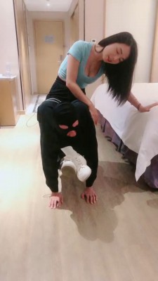 图片[3]_【伊妮】骑马/白鞋白袜气味羞辱/喝圣水 B2202_绳缚吧