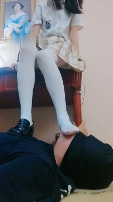 【羌爷】JK白丝皮鞋-提档/踩踏/脚窒息/人肉坐垫【完整版】_绳缚吧