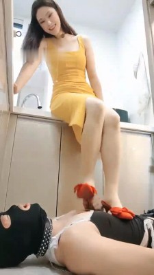 图片[8]_【松紫】偷穿继母衣服被发现惩罚-高跟踩/舔鞋底/虐乳_绳缚吧