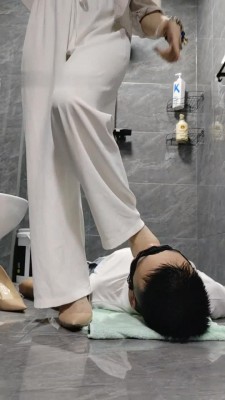 图片[7]_【辣姐】马具骑乘鞭打/骑着擦地/鞭打/深喉耳光/舔脚_绳缚吧