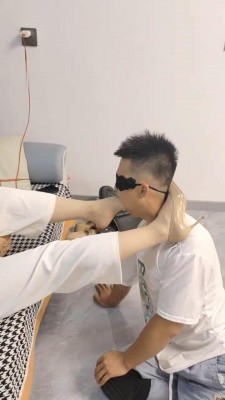 图片[12]_【辣姐】马具骑乘鞭打/骑着擦地/鞭打/深喉耳光/舔脚_绳缚吧