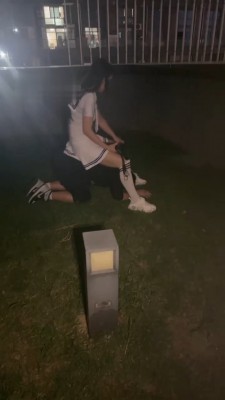 【素人星探】户外172女神骑马/踩脖子/遛狗/闻脚_绳缚吧