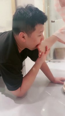 图片[5]_【长沙雪王】绿帽伺候女友起床洗漱 B2217_绳缚吧