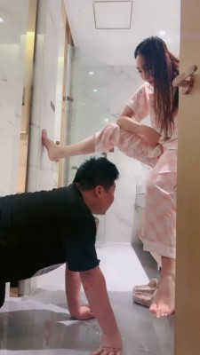 图片[8]_【长沙雪王】绿帽伺候女友起床洗漱 B2217_绳缚吧