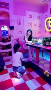 【爱神】KTV母畜-舔小白鞋白袜/吃呕吐物_绳缚吧