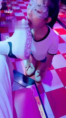 图片[8]_【爱神】KTV母畜-舔小白鞋白袜/吃呕吐物_绳缚吧