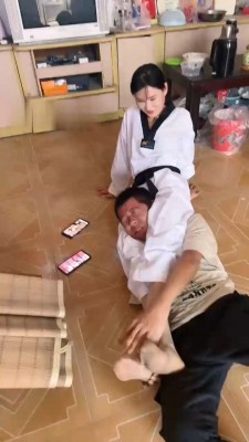 图片[10]_【孤傲女帝】爆踹狗头/各种腿绞/脚耳光/脚踩窒息_绳缚吧