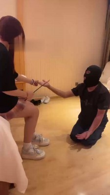 【雯雯】细棒打手心/舔脏鞋底/超臭白袜辱/内裤套头_绳缚吧