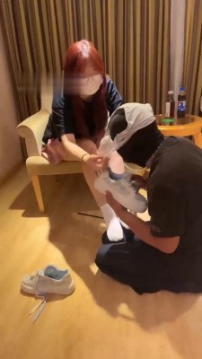 图片[11]_【雯雯】细棒打手心/舔脏鞋底/超臭白袜辱/内裤套头_绳缚吧