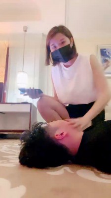图片[9]_【莫妮卡】教训流浪汉-舔口水/高跟凉鞋踩/转胯/耳光插嘴/圣水_绳缚吧