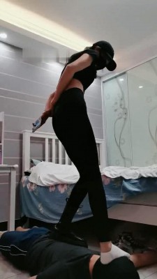 图片[11]_【美娜格格】巅峰之作疯狂夺魂-多鞋踩踏深喉场【双视角版】_绳缚吧