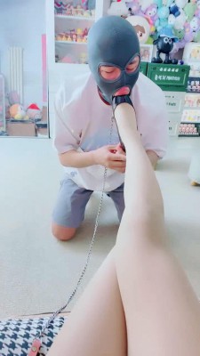 图片[3]_【美离子】高跟诱惑舔-小白鞋+皮靴踢虐裆/鞭打踩踏【完整版】_绳缚吧