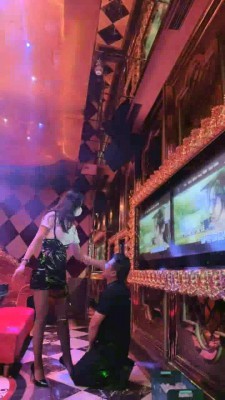 图片[6]_【禾未】KTV双女神调-骑马踩踏/舔鞋底/闻臭袜脚【三视角完整版】_绳缚吧