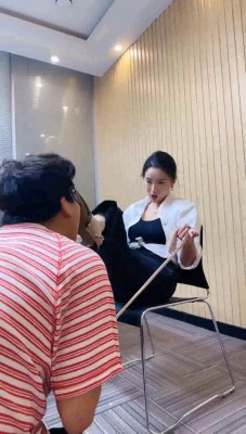 图片[2]_【潘妮女王】开发办公室新痰盂-高跟插嘴/钻胯坐垫【完整版】_绳缚吧