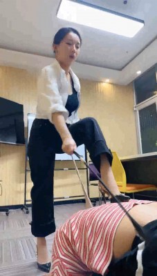 图片[6]_【潘妮女王】开发办公室新痰盂-高跟插嘴/钻胯坐垫【完整版】_绳缚吧
