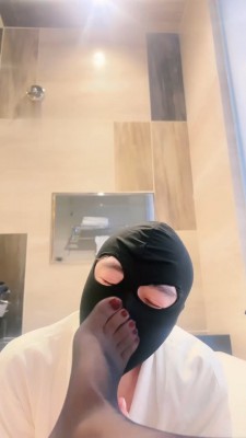 图片[5]_【琪琪大人】黑丝美腿浴缸诱惑-手掐窒息_绳缚吧
