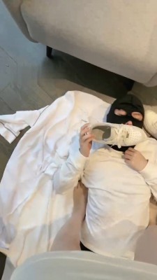图片[11]_【安主】小白鞋发黄棉袜/晨尿/舔脏鞋底_绳缚吧