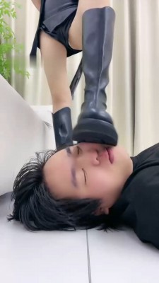 图片[7]_【cc.s】往死里虐狗-长靴踩踏/腿绞/舔脏鞋底_绳缚吧