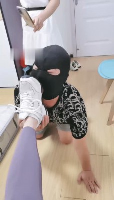 图片[2]_【朱迪女王】舔超脏小白鞋【双视角版】_绳缚吧