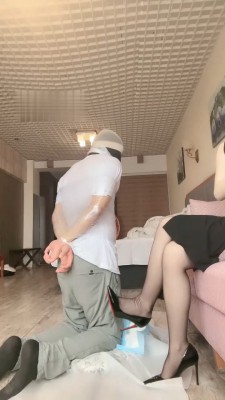 【不期而遇】保鲜膜窒息/重度踢踹虐哭_绳缚吧