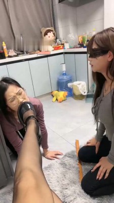 图片[5]_【橙宝】双母畜争宠-戒尺责罚/互相踢踹耳光_绳缚吧